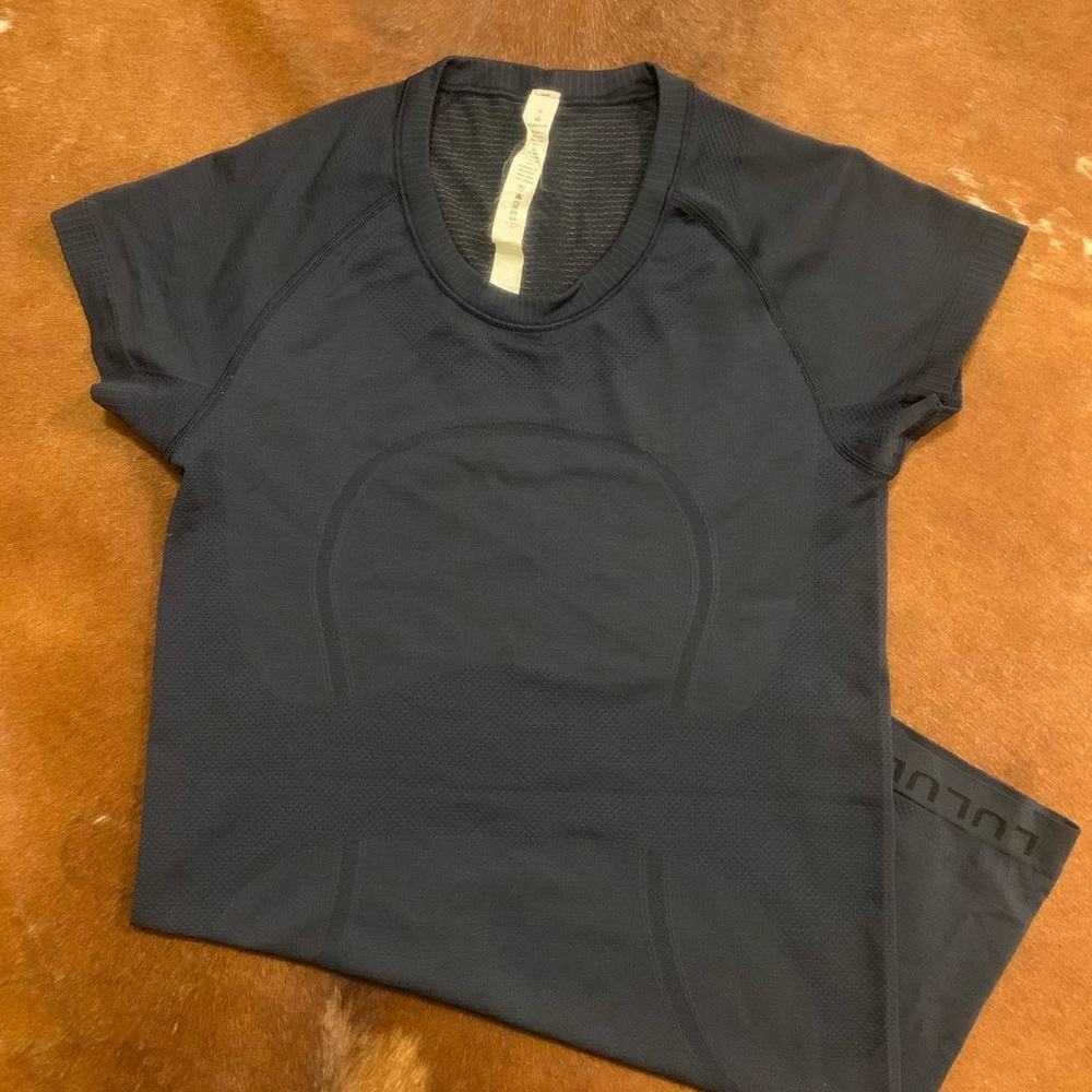 Lululemon Women’s Swiftly Tech Short Sleeve
